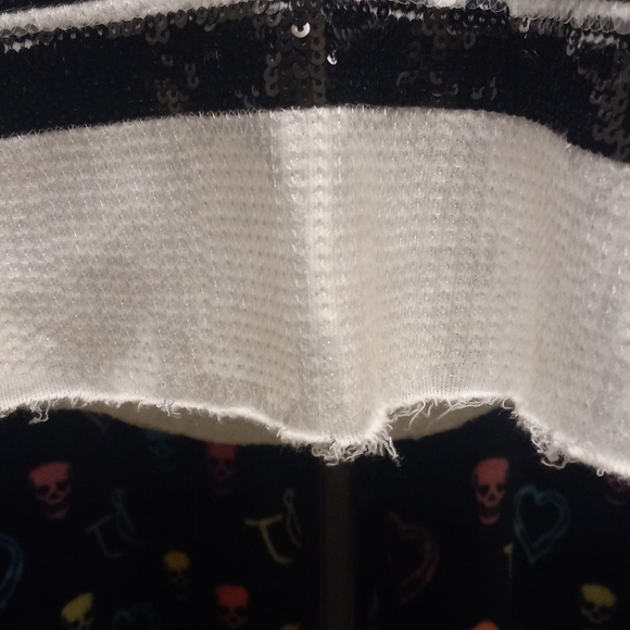 LIMITED RELEASE VS Pink Bling Shirt🤩 - Picture 4 of 7